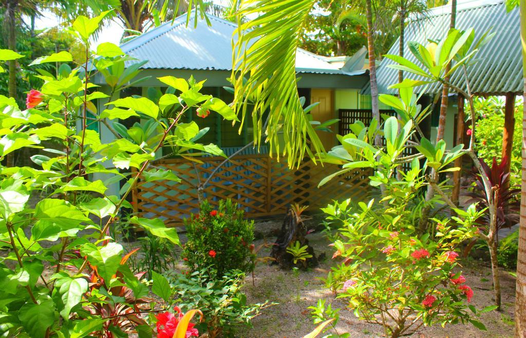 Le Uaina Beach Resort Faleapuna Kültér fotó